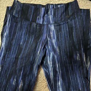 Women’s Nike workout leggings size large